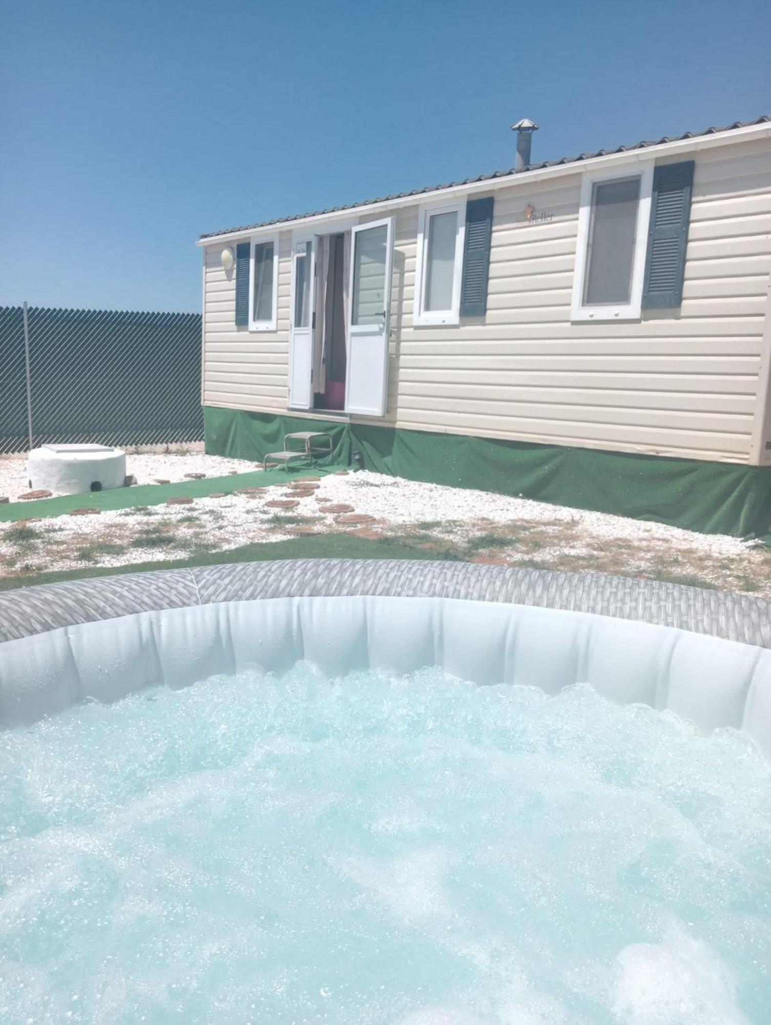Casita Mh Acogedora Para 6 Con Jacuzzy 奇克拉纳－德拉弗龙特拉 外观 照片